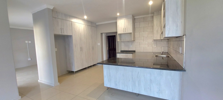 4 Bedroom Property for Sale in Sunrise On Sea Eastern Cape